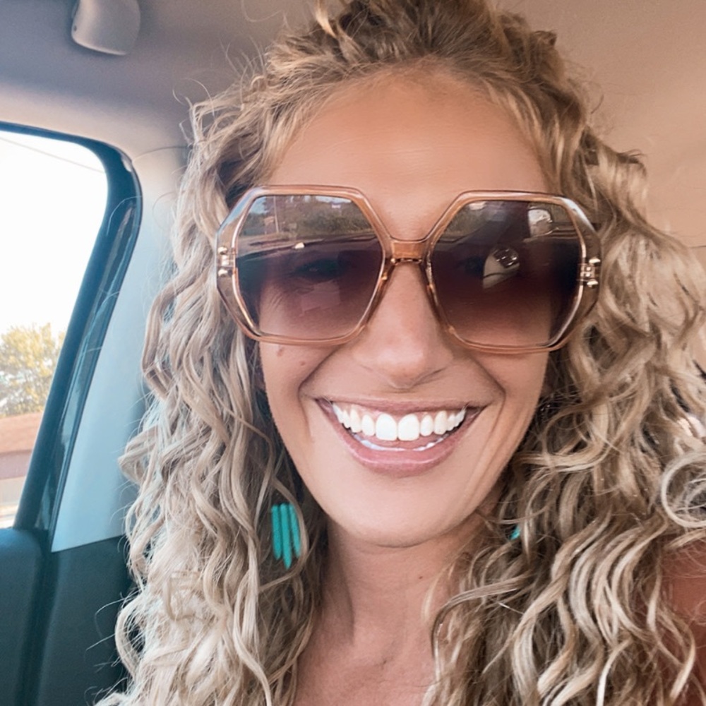 Meet your Posher, Sydney